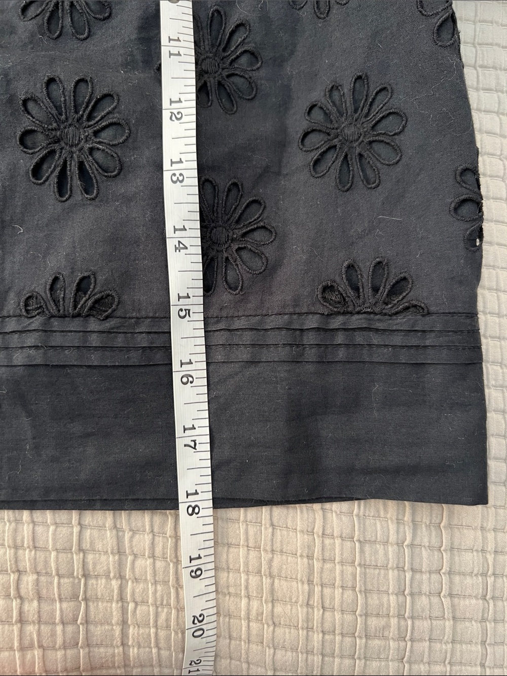 Rails Eyelet Embroidered Short Sleeve Button Front Cropped Top - Navy Large - Picture 6 of 6